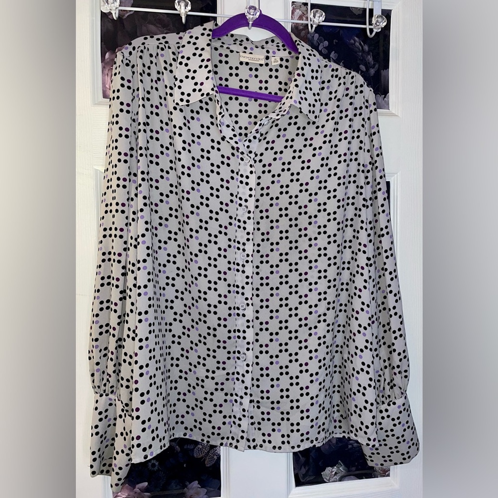 New York & Company long sleeve button down polka dot blouse. Size XL.